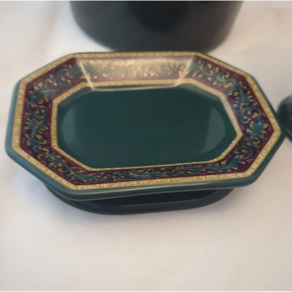 Vintage Acanthus Bathroom Accessories